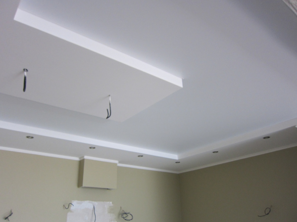 Пример многоуровневого натяжного потолка