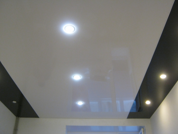 Фотографии глянцевых потолков