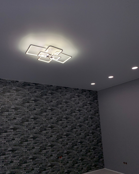 Натяжной потолок в спальню