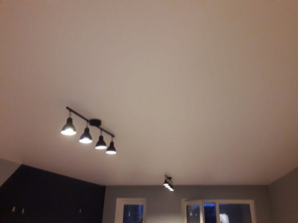 Светильники на натяжном потолке